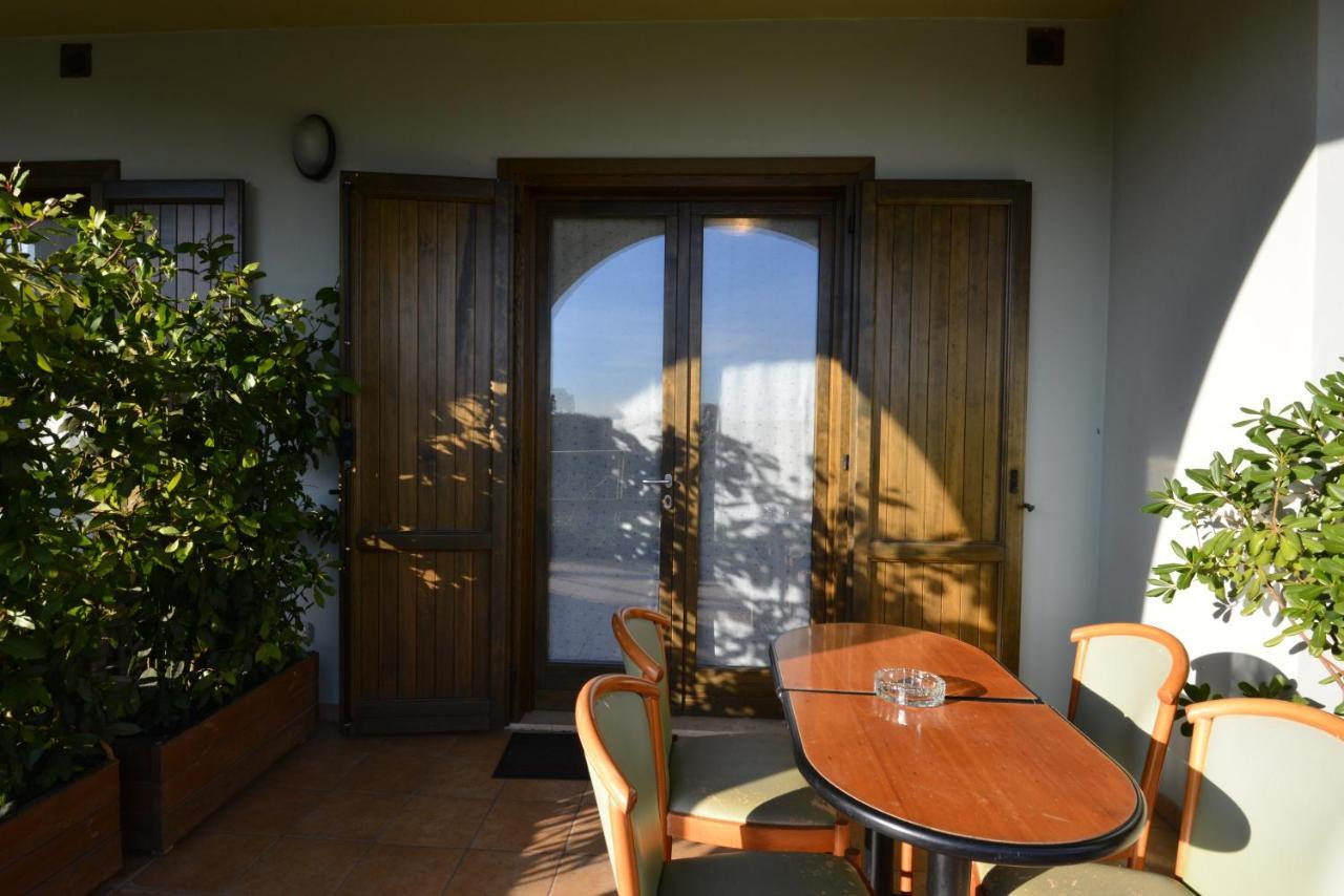 Antiche Mura Casa Vacanze Puegnago del Garda Exterior photo